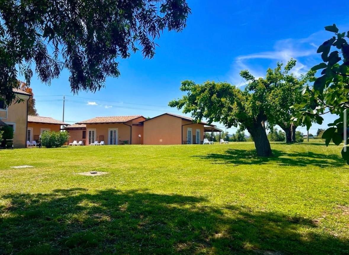 נומאנה Agriturismo Le Grange מראה חיצוני תמונה