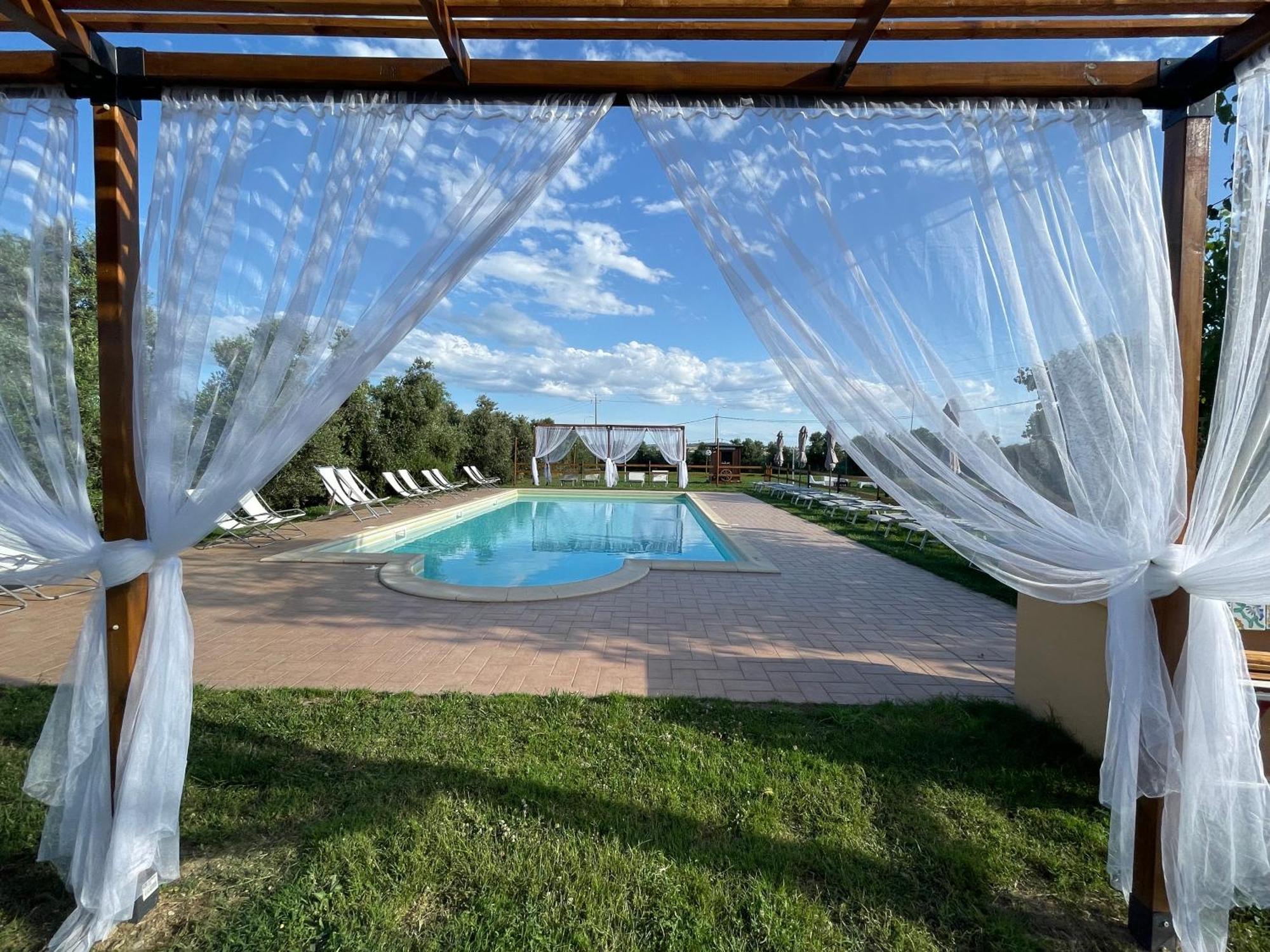 נומאנה Agriturismo Le Grange מראה חיצוני תמונה